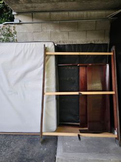 Bed set with mattress