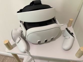 Meta Quest 3 VR Headset with Controllers