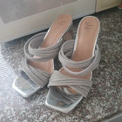 A NEW DAY LADIES BLOCK HEEL SANDALS SIZE 8 1/2