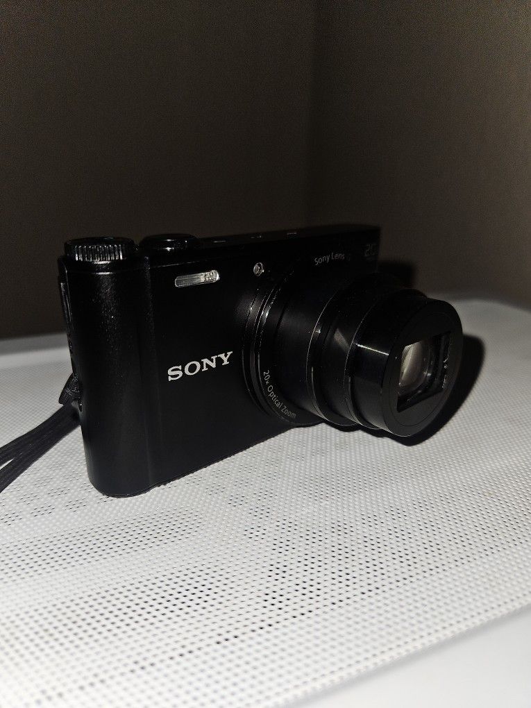 Sony Cyber-shot DSC-WX300 18.2MP