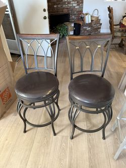 2 Swivel Barstools