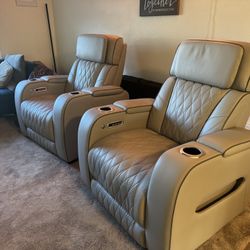 Like New: Matching Power Recliners With Heat And Massage 