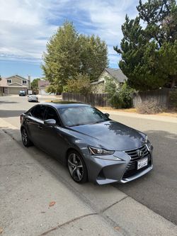 2017 Lexus IS
