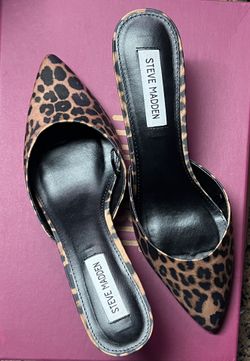 Steve Madden Leopard Print Kitten heels