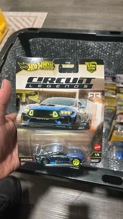 Hot Wheels Premium Circuit Legends RTR Ford Mustang 1/5