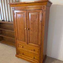 Armoire Dresser