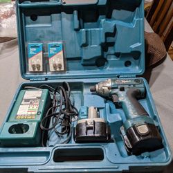 Makita Impact Driver & Makita Flashlight