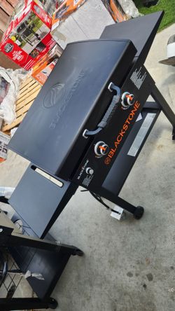 Blackstone Original Outdoor Griddle, 28 Inch 2-Burner Flat Top Grill with Hood, Black