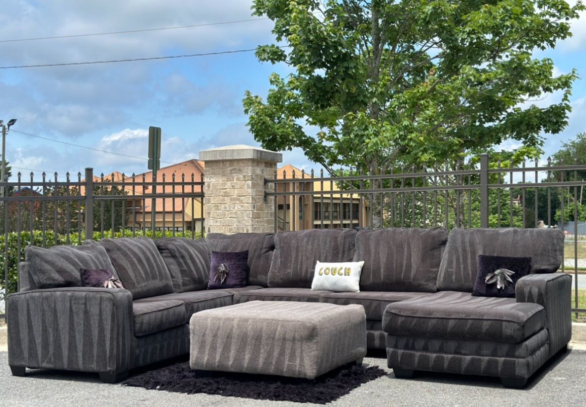 Free Delivery π Black Sectional Couch