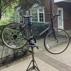 Medium Hybrid Commuter Bike 