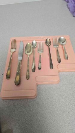 Lot of 8 Vintage Silverplate Flatware โ Rogers Bros & Wm Rogers Ornate Floral