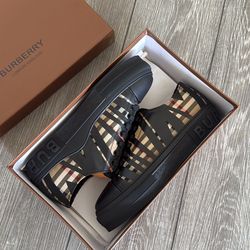 Burberry Shoes Sz: 9