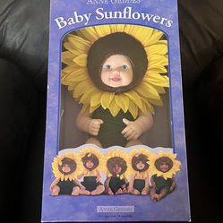 New Vintage 1999 Anne Geddes " Baby Sunflowers " Doll.