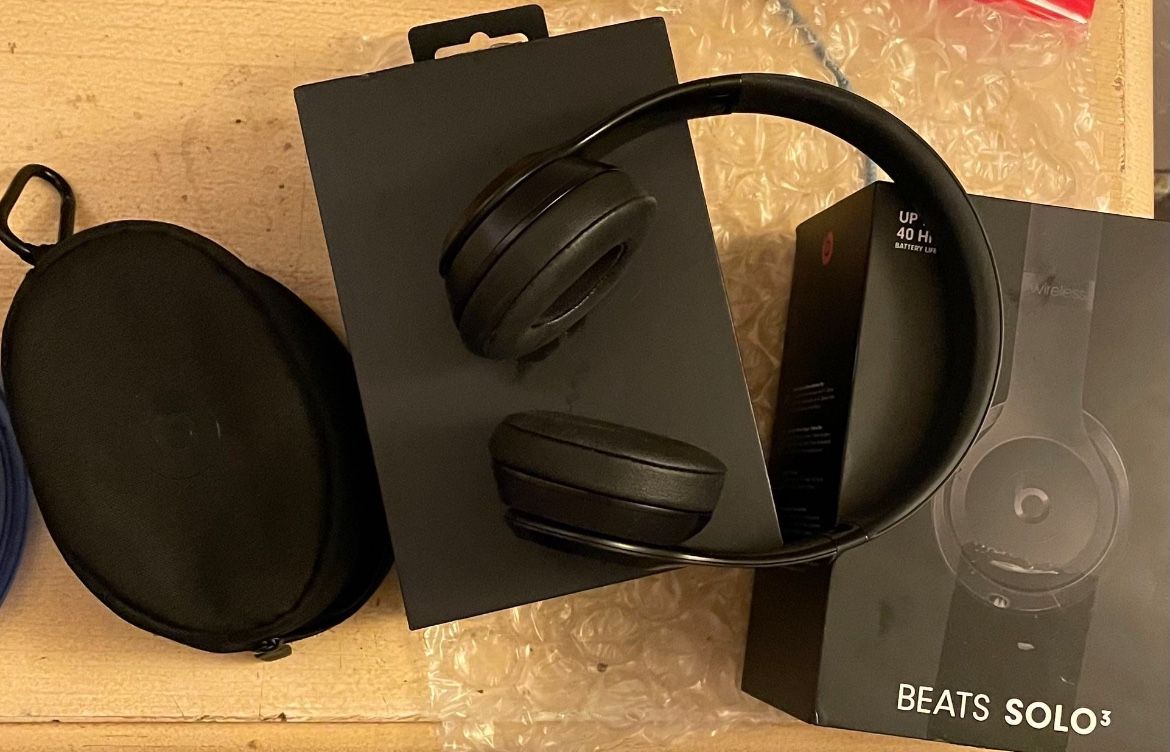 Beats Solo3 Wireless Headphones Matte Black