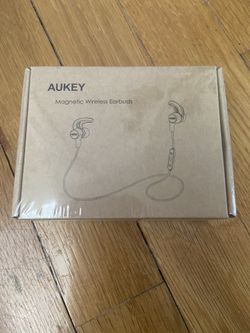 Magnetic Wireless Earbuds