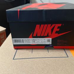 Court Purple 2.0 size 10 jordan 1