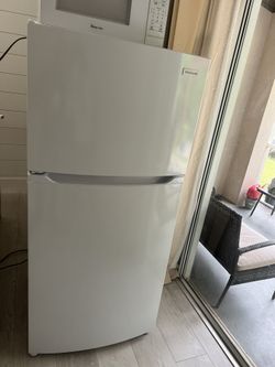 Frigidaire Refrigerator 