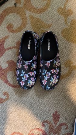 Women  safety  shoe  size 8.1/2
