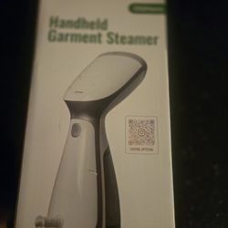 Handheld Garment Steamer. New In Box. 