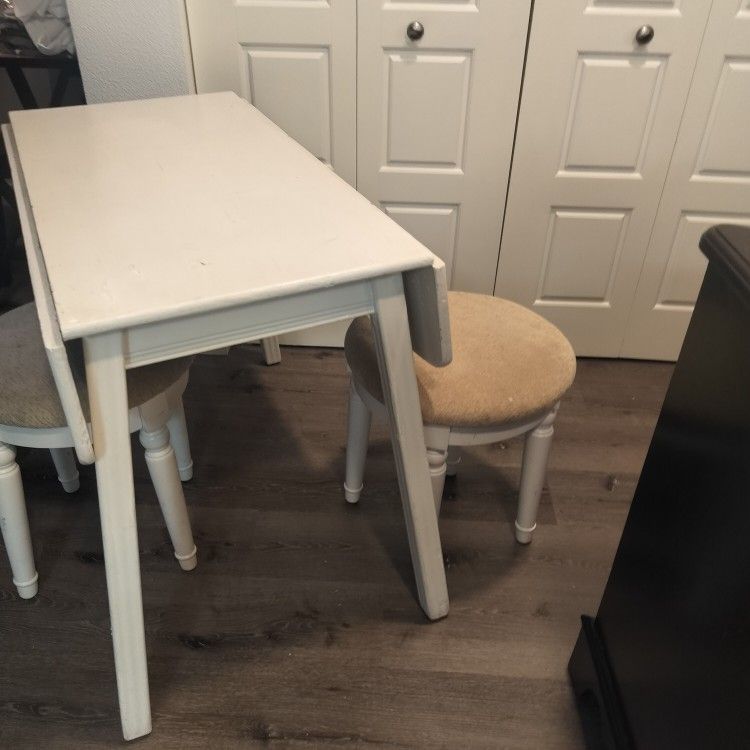 Table & 2 Stools $20