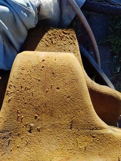 Vw set for 68-70 front seats head rest.