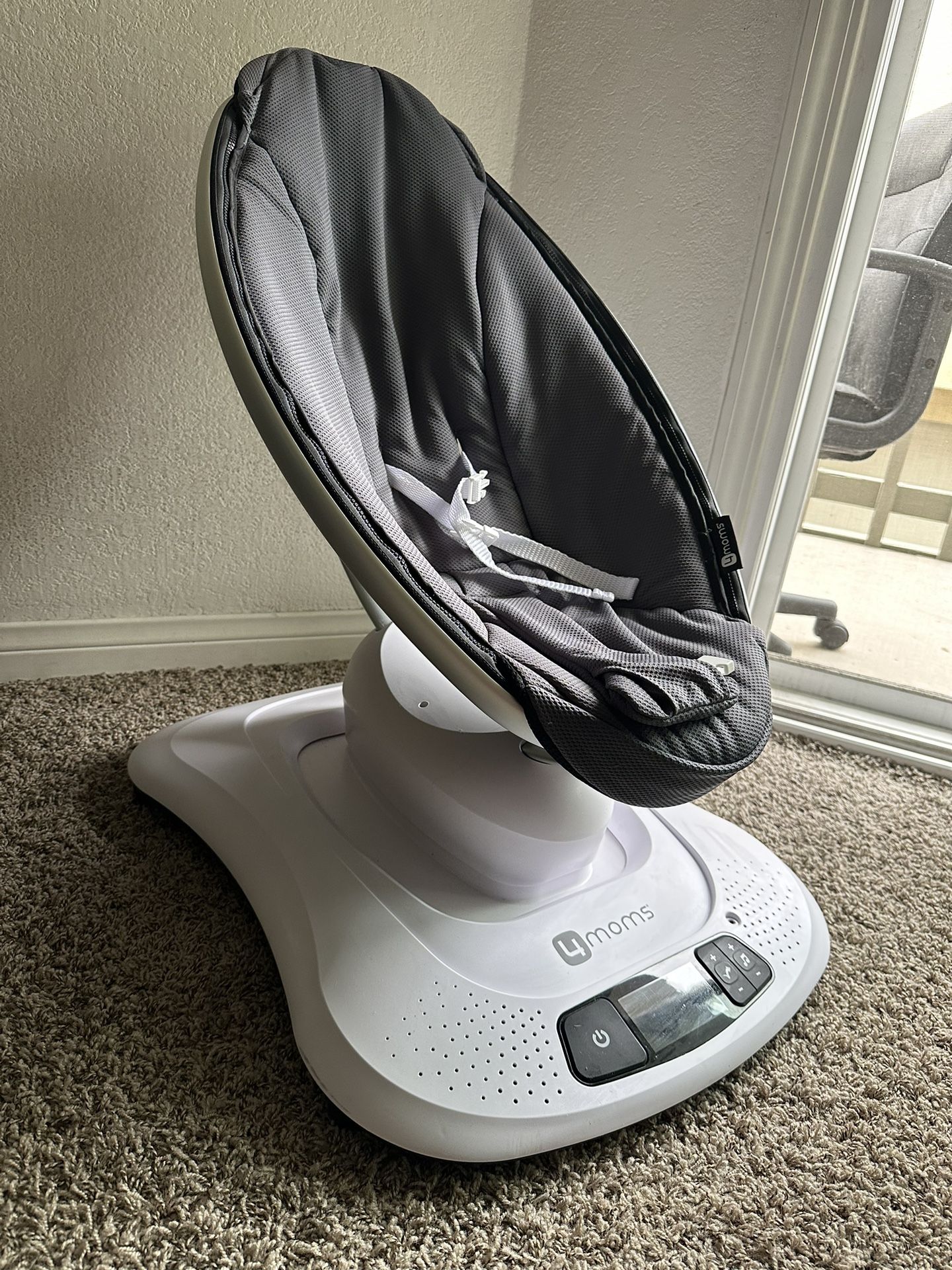 MamaRoo Baby Swing