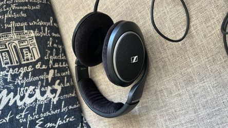 SENNHEISER : Stereo Headphones 