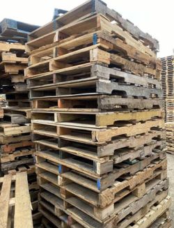 Wooden pallets 40x48