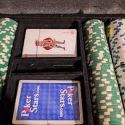 2  NewCasino Poker Sets 