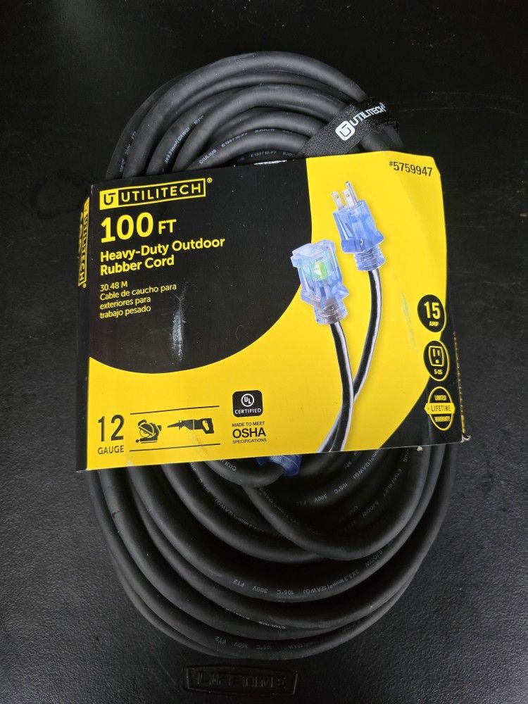 Utilitech 100-ft 12 / 3 Heavy Duty 3 Prong Black Indoor/Outdoor Extension Power Cord