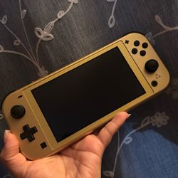 Nintendo Switch Lite Hyrule Edition (JP)