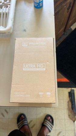 Ultra HD mini projector