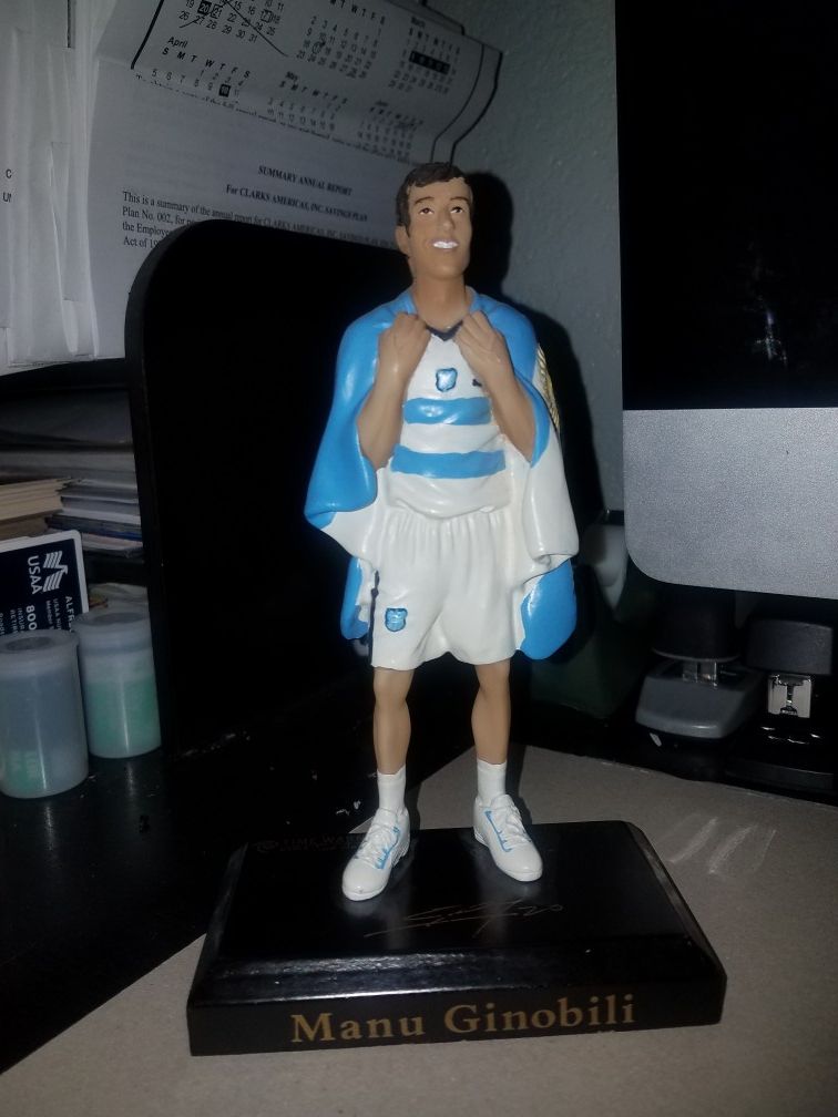 Manu Ginobili Argentina Time Warner statue Spurs
