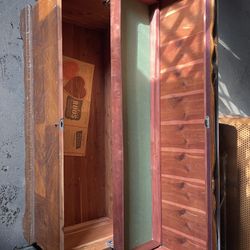1943 Antique Roos Sweetheart Cedar Chest