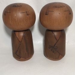 Vintage Kokeshi Doll Set by Master Murakami Kenichi. Please see photos for measurements.