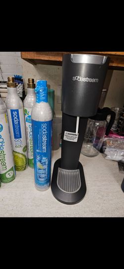 Sodastream Genesis, New Full Co2 & 5 Empty Cylinders