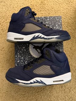 Size 13 (Pre owned, comes with original box, replacement insoles) - Air Jordan 5 retro midnight navy