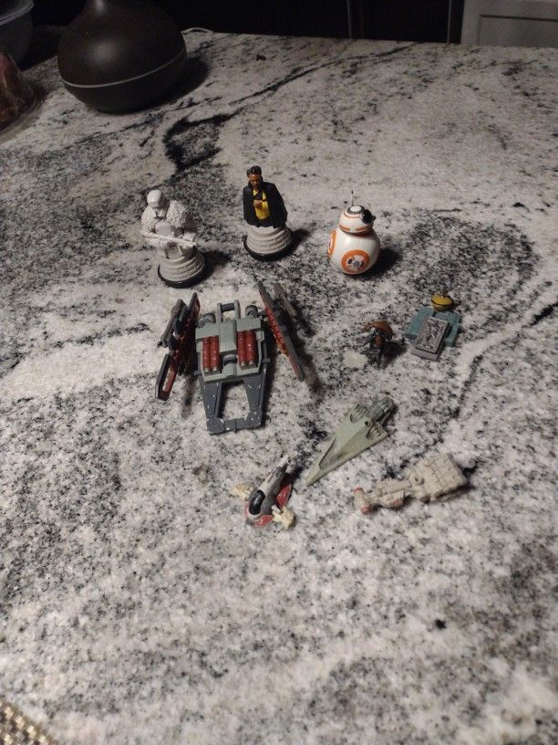 Miniature Star Wars Ships And Chess Pieces