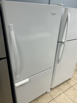 Whirlpool Fridge With Freezer On Bottom 