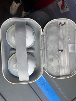 Momcozy Wearable Breast Pump Set with Case
