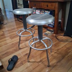 2 Metal Bar Stools 