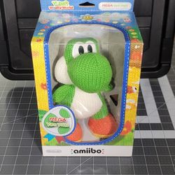 Mega Yarn Yoshi Amiibo - Unopened Brand New