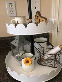 Assorted decorative items