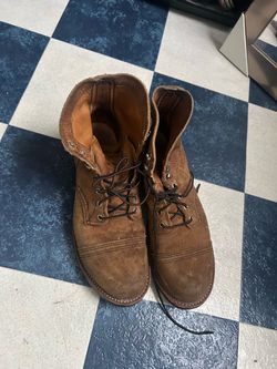 Red wings size 9.5 men’s
