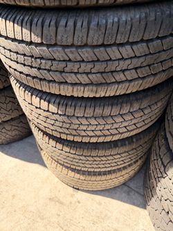 LT 265/70r18 Goodyear Tires en Excelentes Conditiones de Vida las 4