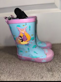 NEW DISNEY PRINCESS RAIN BOOTS - KIDS SIZE 7