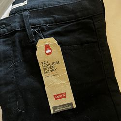 Levi Women Skinny Jeans 