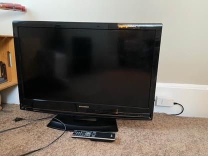 Sylvania 32 inch TV built in DVD player