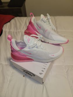 Women's Nike Air  Max's size 9 brand-new