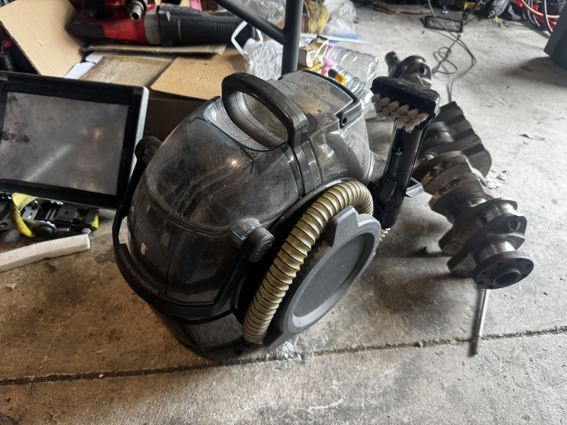 Bisswell Shampooer Machine Commercial Grade Size